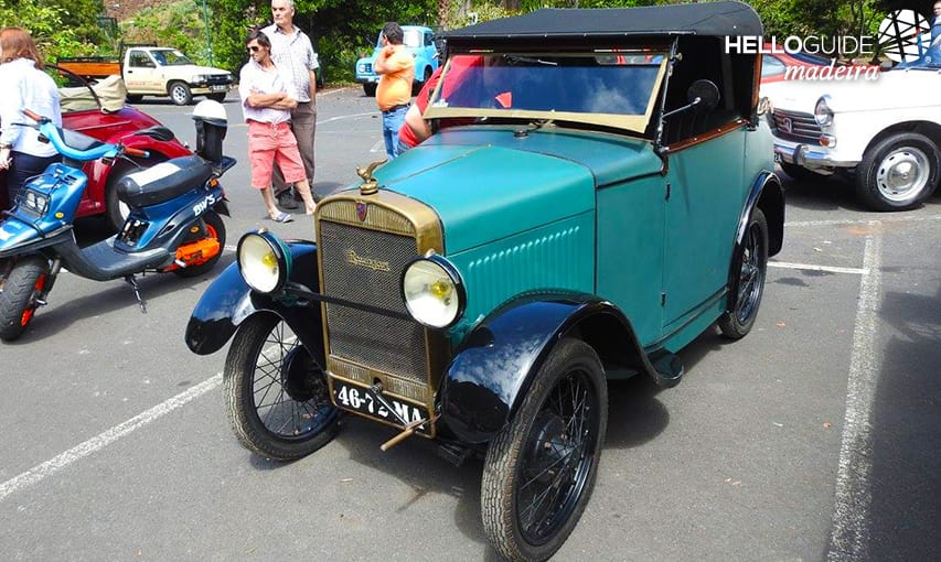 Старые автомобили в Faial