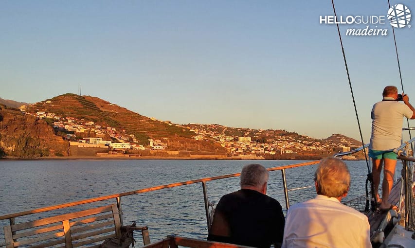 Un regard sur la colline