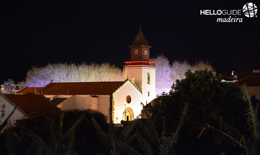 Церковь Мачико ночью