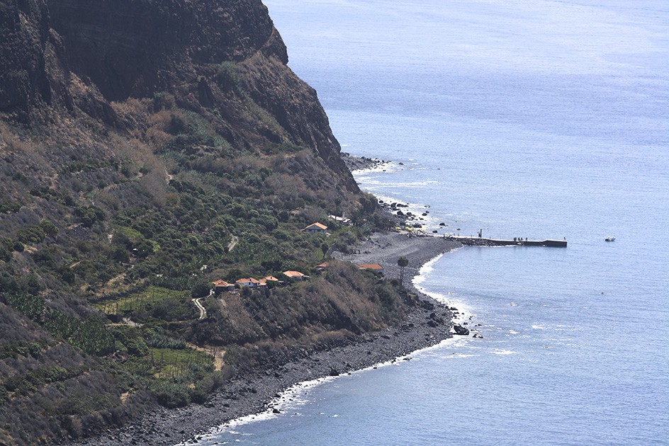 Прая (Пляж) да Фажа душ Падрэш