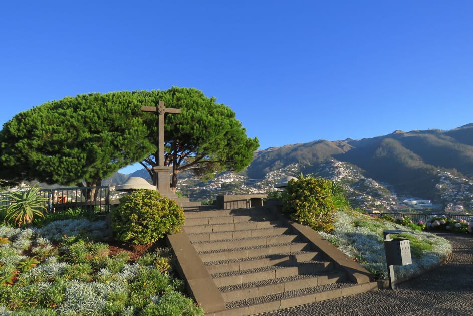 Nuns & Valleys and Pico Areeiro  tour in Jeep Safari